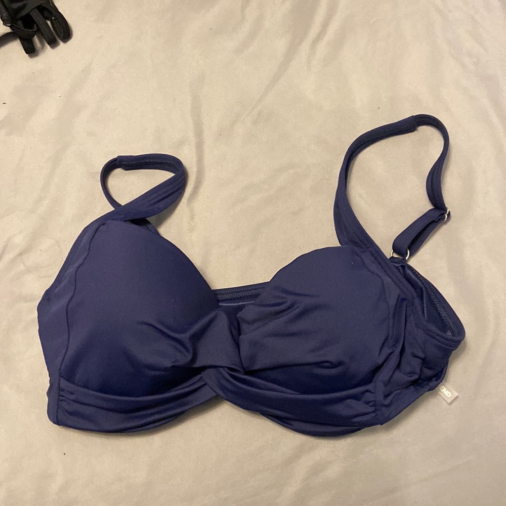 navy blue bikini, adjustable straps, underwire
